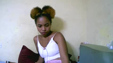 Snapshot of vanah344375 chatting on October 15, 6:52 pm vanah344375 online show from October 15, 6:52 pm
