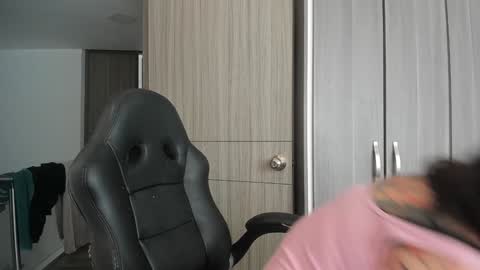 vanessa online show from November 24, 1:55 pm