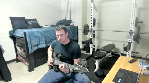 Snapshot of vandal2021 chatting on January 19, 2:47 am Vandal2021 online show from January 19, 2:47 am