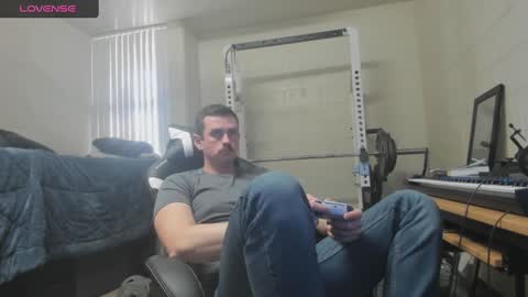 Snapshot of vandal2021 chatting on February 12, 9:01 pm Vandal2021 online show from February 12, 9:01 pm