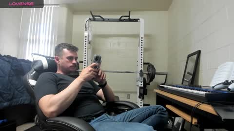 Snapshot of vandal2021 chatting on February 17, 4:48 pm Vandal2021 online show from February 17, 4:48 pm