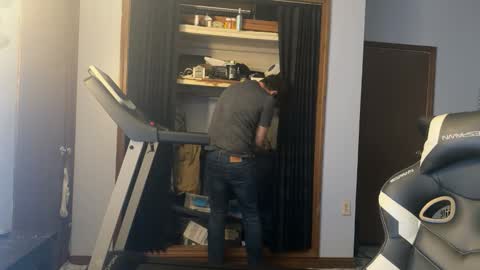 Snapshot of vandal2021 chatting on March 10, 6:51 am Vandal2021 online show from March 10, 6:51 am