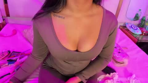 Vane online show from May 5, 2:58 pm