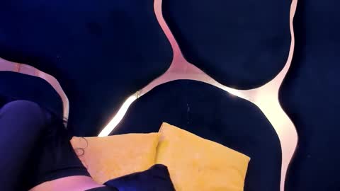 Vane online show from May 23, 1:04 pm