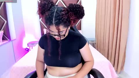 Snapshot of vanesa_coronel chatting on May 28, 11:40 am Vanesa online show from May 28, 11:40 am