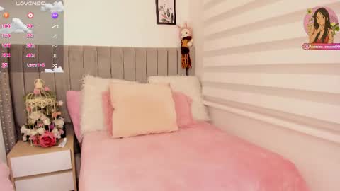 Snapshot of vanesa_moon_ chatting on June 13, 12:52 am vanesa_moon_ online show from June 13, 12:52 am