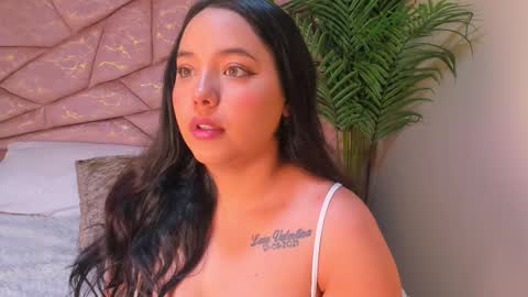 Snapshot of vanesa_velle chatting on February 19, 3:02 am vanesa_velle online show from February 19, 3:02 am