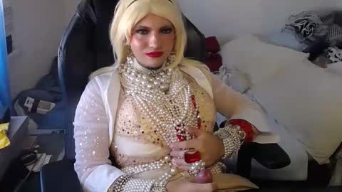 Snapshot of vanesacrossri chatting on October 16, 7:42 am vanesacrossri online show from October 16, 7:42 am