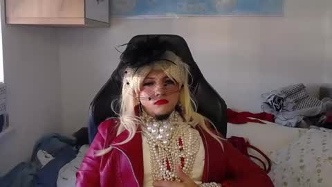 Snapshot of vanesacrossri chatting on October 19, 7:09 am vanesacrossri online show from October 19, 7:09 am