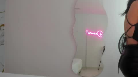 vanessa__castro online show from May 28, 3:15 am