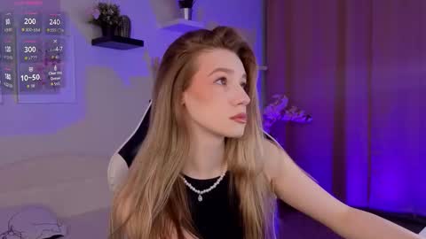 Snapshot of vanessa__lui chatting on February 17, 10:45 am Vanessa online show from February 17, 10:45 am