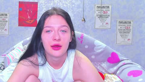 Snapshot of vanessa_florence chatting on December 11, 12:54 am RUSSIAN BARBIE BABE online show from December 11, 12:54 am