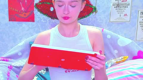 Snapshot of vanessa_florence chatting on December 27, 1:11 am RUSSIAN BARBIE BABE online show from December 27, 1:11 am
