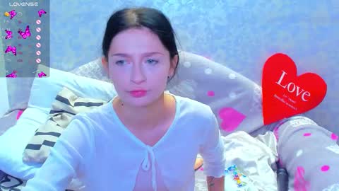 Snapshot of vanessa_florence chatting on September 18, 12:45 am RUSSIAN BARBIE BABE online show from September 18, 12:45 am