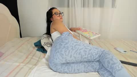 Vanessa online show from December 5, 1:14 am