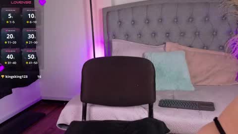 Snapshot of vanessa_mejiia chatting on April 23, 4:35 am vanessa_mejiia online show from April 23, 4:35 am