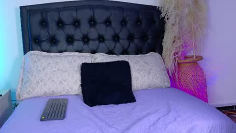 Snapshot of vanessa_mejiia chatting on June 22, 8:06 pm vanessa_mejiia online show from June 22, 8:06 pm