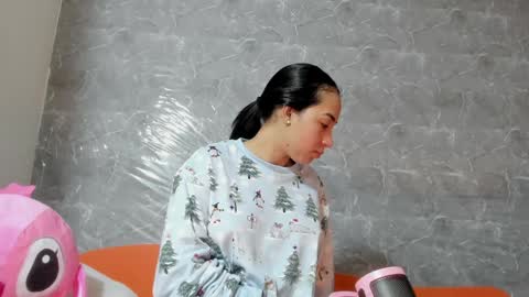 Snapshot of vanessaadol chatting on February 7, 9:37 am vanessaadol online show from February 7, 9:37 am