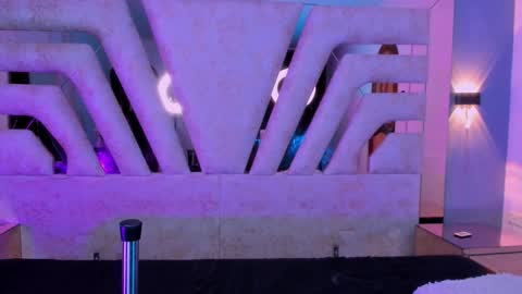 vanessaduval online show from February 3, 6:51 am