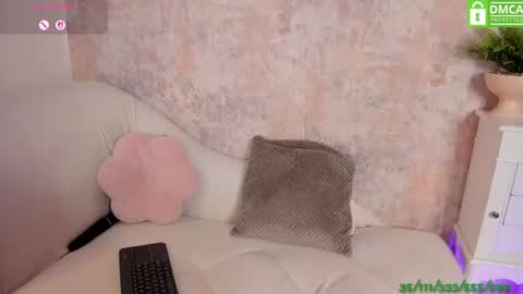 Snapshot of vanessafox__ chatting on July 15, 2:00 pm V online show from July 15, 2:00 pm