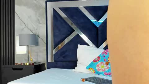 Vanessa Hard online show from January 17, 7:50 pm