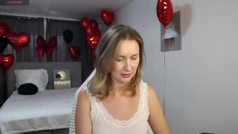 Snapshot of vanessakleiner chatting on February 16, 9:49 am Vanessa online show from February 16, 9:49 am