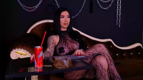 Snapshot of vanessamorningstar1 chatting on February 20, 9:15 pm Miss Vanessa online show from February 20, 9:15 pm