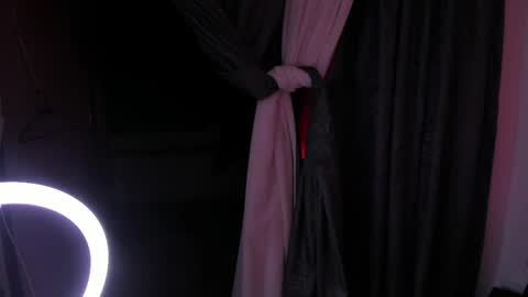 vanessascott_ online show from May 17, 6:22 am
