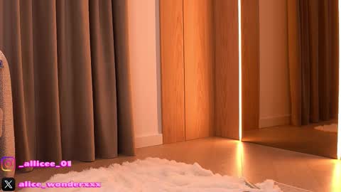 Vanessa Simon online show from March 4, 6:30 am