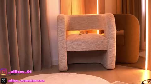 Vanessa Simon online show from March 22, 6:17 am