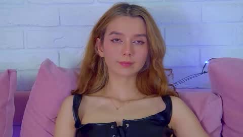 VanessaVienne online show from February 9, 4:55 pm