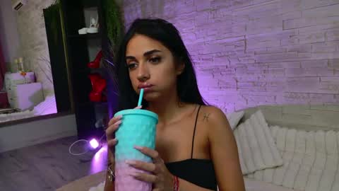 Snapshot of vanessavosss chatting on May 23, 4:33 pm Vanessa online show from May 23, 4:33 pm