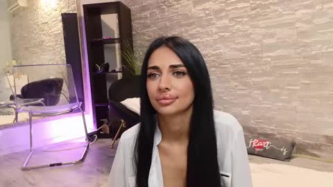 Snapshot of vanessavosss chatting on May 30, 6:05 pm Vanessa online show from May 30, 6:05 pm