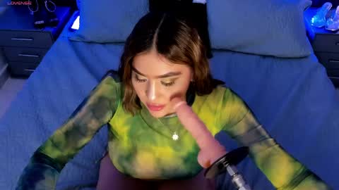 Snapshot of vanethompson chatting on May 15, 8:05 pm vanethompson online show from May 15, 8:05 pm