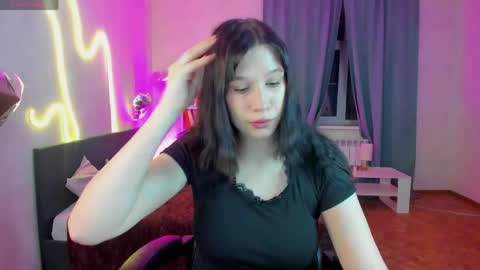 Mia online show from May 18, 1:35 am