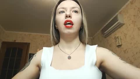 VanillaMuffin online show from February 15, 1:49 pm