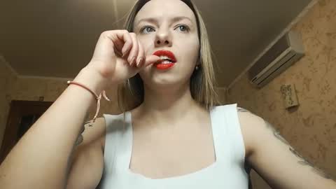 VanillaMuffin online show from February 20, 2:13 pm