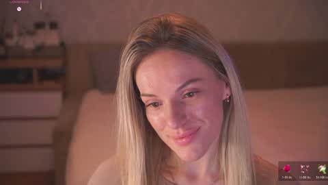 Snapshot of vanille_mystery chatting on March 30, 10:00 pm Sophie online show from March 30, 10:00 pm