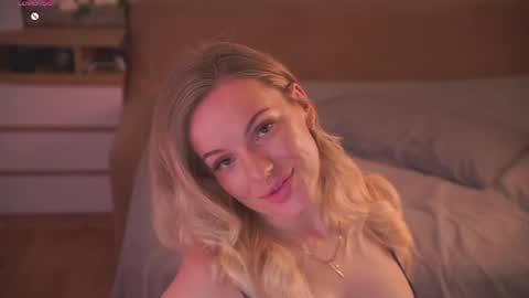 Sophie online show from July 13, 10:45 pm