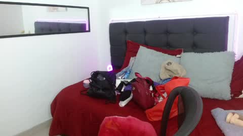 vane online show from April 18, 6:23 pm