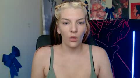 Vanessa online show from April 5, 2:36 pm