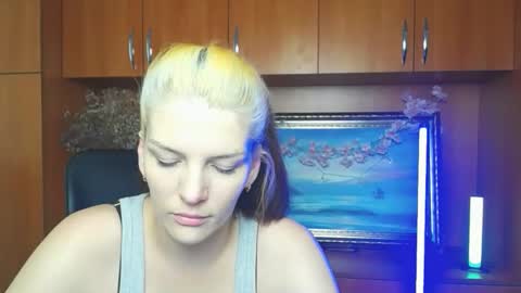 Vanessa online show from April 8, 7:08 am