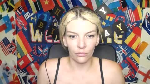 Snapshot of vanrey_ chatting on July 14, 7:35 am Vanessa online show from July 14, 7:35 am