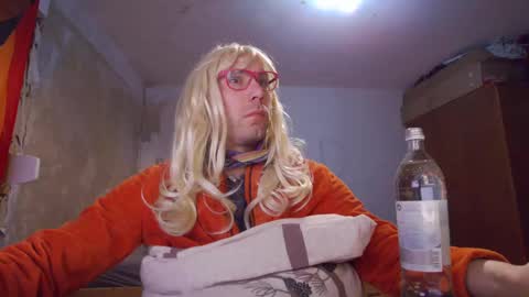 Snapshot of vanya101 chatting on January 14, 2:50 am Vanya Gold online show from January 14, 2:50 am