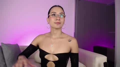 varenka_ivanova22 online show from May 27, 4:53 am
