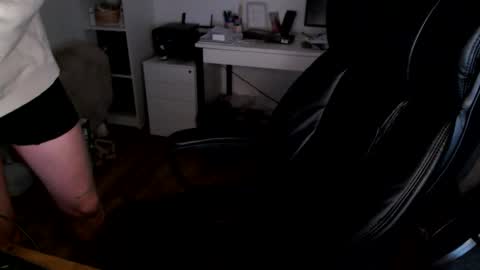 Snapshot of vaslo08 chatting on April 4, 5:43 pm Vaslo online show from April 4, 5:43 pm