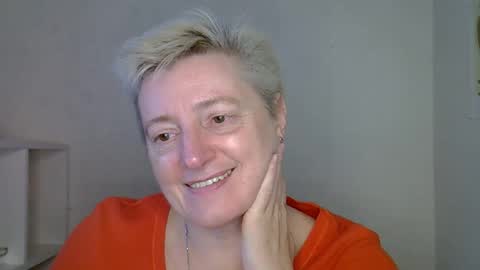 vea_motty online show from November 18, 9:36 am