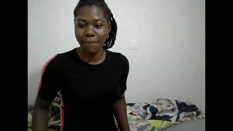 Snapshot of vee_gee chatting on May 19, 7:26 am leeser online show from May 19, 7:26 am