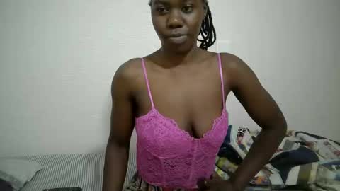 Snapshot of vee_gee chatting on May 22, 9:04 am leeser online show from May 22, 9:04 am
