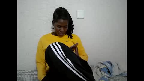 Snapshot of vee_gee chatting on May 24, 2:00 pm leeser online show from May 24, 2:00 pm